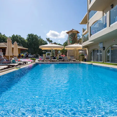 リゾート Kalyves Beach Hotel