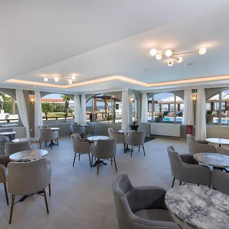 Kalyves Beach Hotel カリヴェス